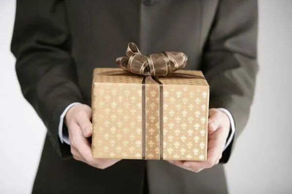 男士礼品送什么最合适便宜_男士送男士礼物排行榜_送50多岁男士最实用的礼品